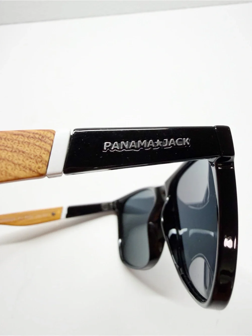 Foster Grant x Panama Jack Polarized Wood Grain Sunglasses